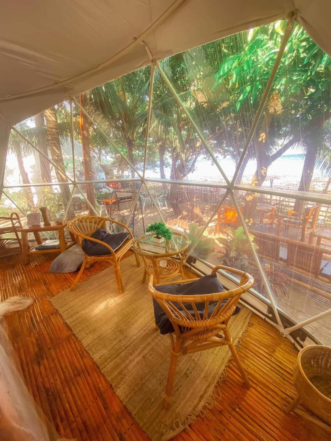 Glamping Dome Dauin Beach Resort Zewnętrze zdjęcie
